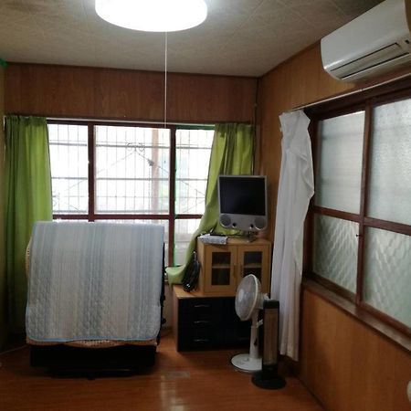 Koza Share House Hotel Okinawa Bagian luar foto