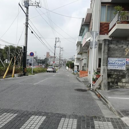 Koza Share House Hotel Okinawa Bagian luar foto