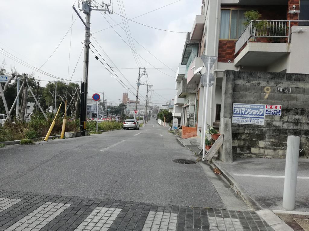 Koza Share House Hotel Okinawa Bagian luar foto