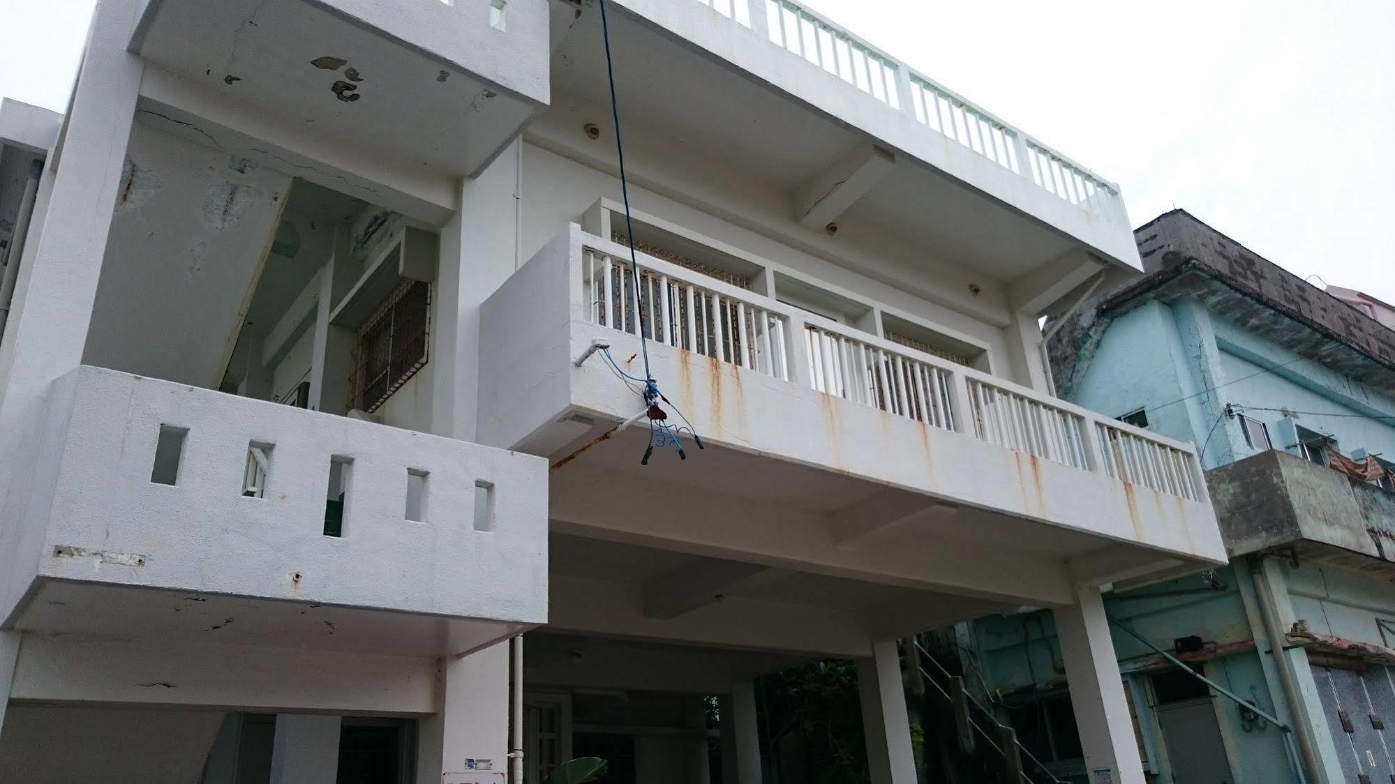 Koza Share House Hotel Okinawa Bagian luar foto